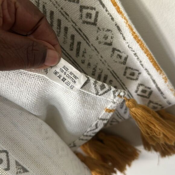 MOTINI Throw Blanket Multi-Colored Brushed Cotton Tasseled Home Decor - Picture 6 of 7